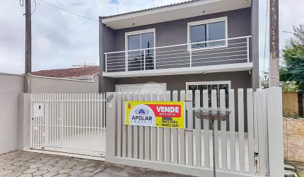 Sobrado para venda em Guaraituba de 107.00m² com 3 Quartos, 1 Suite e 3 Garagens