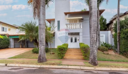 Casa de Condomínio para venda em Residencial Flórida de 310.26m² com 4 Quartos, 2 Suites e 5 Garagens