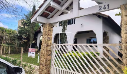 Casa de Condomínio para venda e aluguel em Haras Bela Vista de 240.00m² com 3 Quartos, 1 Suite e 4 Garagens