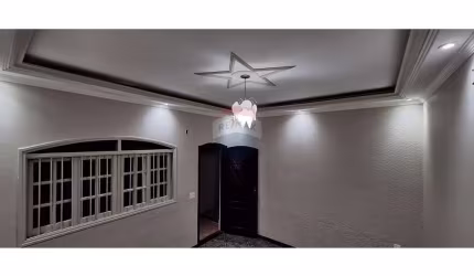 Casa para alugar em Vila Tupi de 155.00m² com 3 Quartos, 1 Suite e 2 Garagens