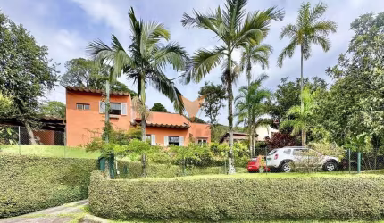 Casa para venda em Chácara Eliana de 218.08m² com 4 Quartos, 2 Suites e 6 Garagens