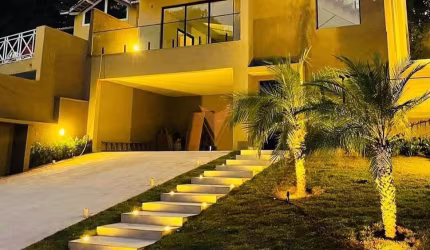 Casa para venda em Transurb de 221.05m² com 3 Quartos, 3 Suites e 4 Garagens