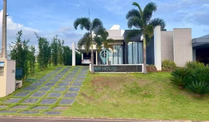 Casa para venda em Centro  de 164.00m² com 3 Quartos, 3 Suites e 8 Garagens