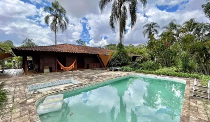 Casa para venda e aluguel em Vila Santo Antônio de 756.88m² com 5 Quartos, 3 Suites e 15 Garagens