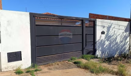 Casa para venda em Jardim Manoel Scalfi de 45.47m² com 2 Quartos e 8 Garagens