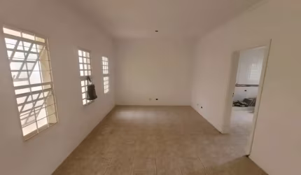 Casa para venda em Parque Chapadão de 118.00m² com 2 Quartos, 1 Suite e 2 Garagens