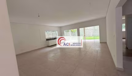 Casa de Condomínio para alugar em Chácara Dos Junqueiras de 198.00m² com 3 Quartos, 1 Suite e 6 Garagens