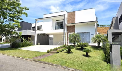 Casa de Condomínio para venda e aluguel em Granja Viana de 450.00m² com 3 Quartos, 3 Suites e 4 Garagens