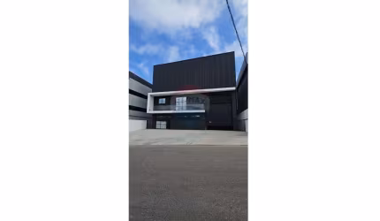 Galpão / Depósito / Armazém para alugar em Portão de 910.00m²