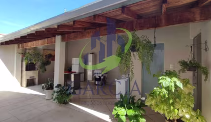 Casa para venda em Parque Real de 312.00m² com 3 Quartos e 2 Garagens