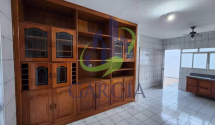 Casa para alugar em Lote de 220.00m² com 3 Quartos e 1 Garagem