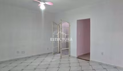Casa para alugar em Centro de 100.00m² com 2 Quartos, 1 Suite e 1 Garagem