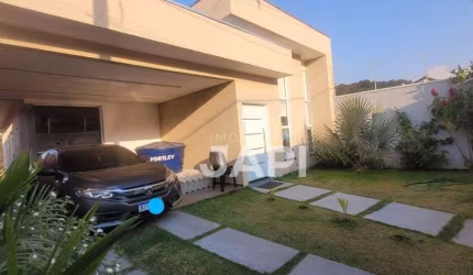 Casa para venda em Jardim Itália de 267.00m² com 2 Quartos, 1 Suite e 3 Garagens