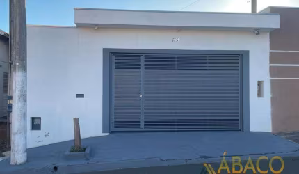 Casa para venda em Jardim Araucária de 80.00m² com 2 Quartos e 2 Garagens