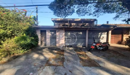 Casa para venda em Granja Viana de 237.00m² com 4 Quartos, 1 Suite e 4 Garagens