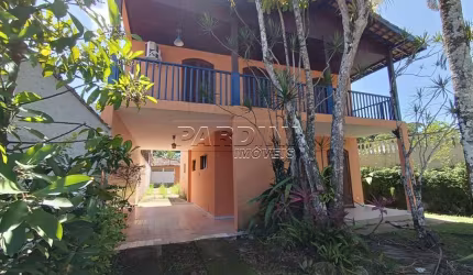 Casa para venda em Praia Do Lázaro de 220.00m² com 5 Quartos, 2 Suites e 4 Garagens