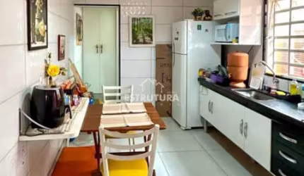 Casa para venda em Centro de 101.00m² com 2 Quartos e 1 Suite