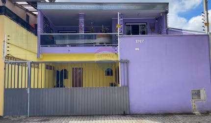 Casa para venda em Boqueirão de 180.00m² com 5 Quartos, 1 Suite e 2 Garagens