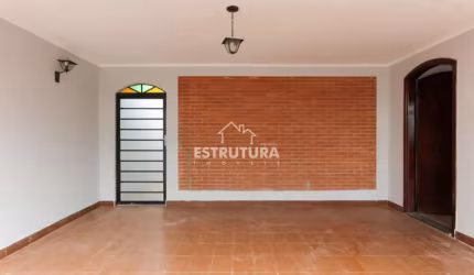 Casa para alugar em Estádio de 200.00m² com 3 Quartos, 1 Suite e 4 Garagens