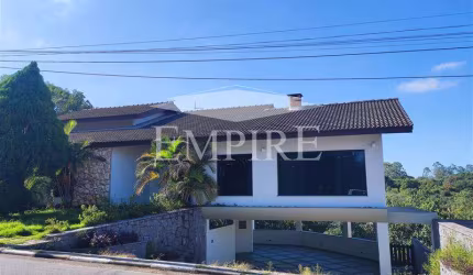 Sobrado para venda e aluguel em Arujázinho Iv de 430.00m² com 3 Quartos, 3 Suites e 6 Garagens