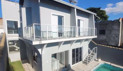 Sobrado para venda em Barbosas de 300.00m² com 4 Quartos, 2 Suites e 2 Garagens