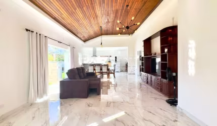 Casa para venda em Horto Florestal de 220.00m² com 4 Quartos, 3 Suites e 3 Garagens