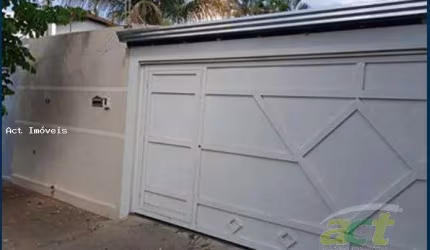 Casa para venda em Planalto de 212.00m² com 3 Quartos, 1 Suite e 2 Garagens