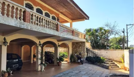 Casa para venda em Centro de 422.40m² com 5 Quartos, 1 Suite e 8 Garagens