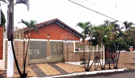 Casa para venda em Mariluz de 166.00m² com 3 Quartos, 1 Suite e 1 Garagem