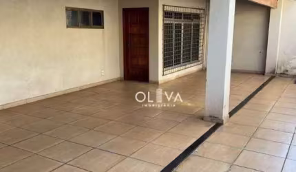 Casa para venda em Residencial Cidade Jardim de 288.00m² com 3 Quartos, 1 Suite e 2 Garagens