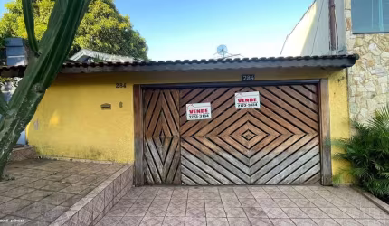 Casa para venda em Vila Jacuí de 174.00m² com 3 Quartos e 3 Garagens
