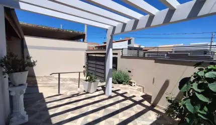 Casa para venda em Lívia Ii de 130.00m² com 2 Quartos, 1 Suite e 2 Garagens