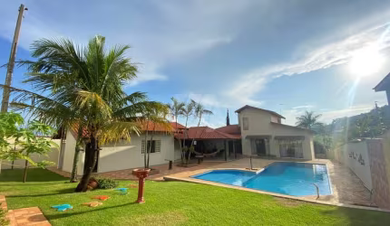 Casa para venda em São Pedro de 320.00m² com 4 Quartos, 2 Suites e 2 Garagens