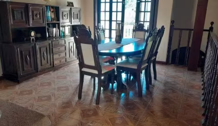 Casa para venda em Cidade Nova de 233.00m² com 3 Quartos, 1 Suite e 2 Garagens