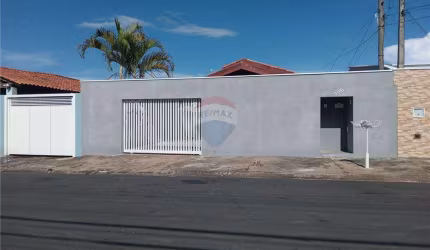 Casa para venda em Parque Novacoop de 114.00m² com 4 Quartos e 3 Garagens