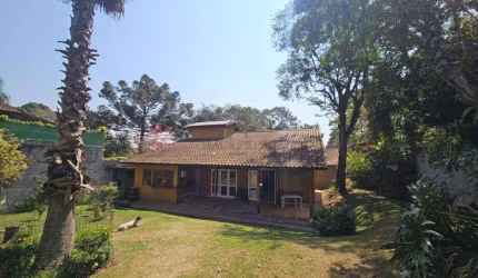 Casa de Condomínio para venda em Jardim Colibri de 255.00m² com 4 Quartos, 2 Suites e 4 Garagens