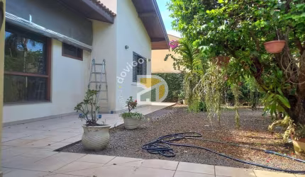 Casa para venda em Jardim Itapema de 178.00m² com 3 Quartos, 1 Suite e 4 Garagens