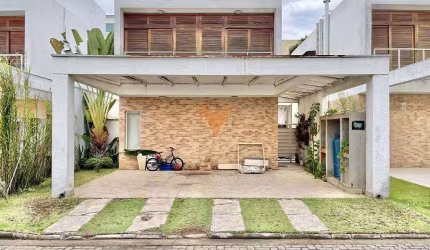Casa para venda em Granja Viana Ii de 173.00m² com 3 Quartos, 1 Suite e 2 Garagens