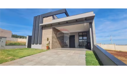 Casa de Condomínio para venda em Quinta Da Mata de 180.00m² com 4 Quartos, 4 Suites e 2 Garagens