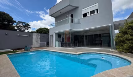 Casa de Condomínio para venda em Residencial Villaggio Iii de 300.00m² com 4 Quartos, 4 Suites e 3 Garagens
