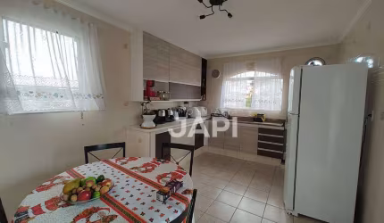 Casa para venda em Jardim Pacaembu de 222.00m² com 3 Quartos, 1 Suite e 2 Garagens