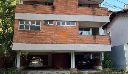 Casa para venda em Alphaville de 319.00m² com 4 Quartos, 1 Suite e 6 Garagens