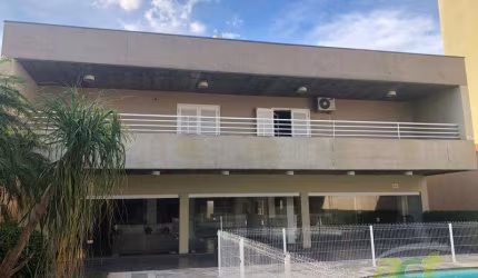 Casa para venda em Centro de 800.00m² com 4 Quartos, 4 Suites e 9 Garagens