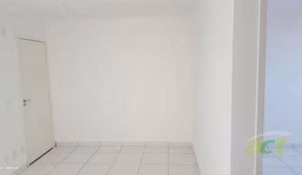 Apartamento para alugar em Monte Carlo de 40.00m² com 2 Quartos e 1 Garagem