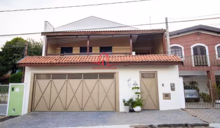 Sobrado para venda em Jardim Tannus de 328.00m² com 3 Quartos, 1 Suite e 4 Garagens