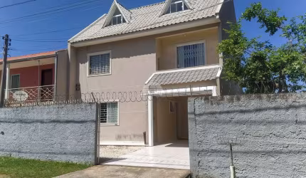 Sobrado para venda em Atuba de 175.00m² com 3 Quartos e 1 Suite