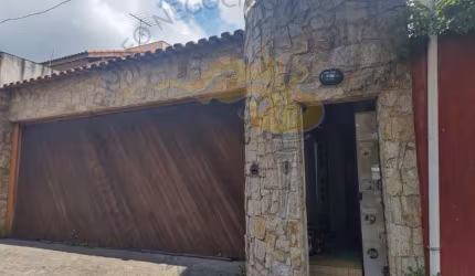 Casa para venda em Jardim Realce de 324.00m² com 4 Quartos, 2 Suites e 3 Garagens
