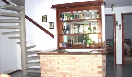 Casa para venda em Condomínio Lagoinha de 370.00m² com 4 Quartos, 2 Suites e 4 Garagens