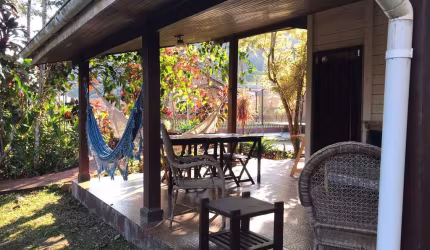 Casa para venda em Praia Da Lagoinha de 473.00m² com 3 Quartos, 1 Suite e 2 Garagens