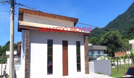 Casa para venda em Praia Da Lagoinha de 375.00m² com 4 Quartos, 4 Suites e 3 Garagens